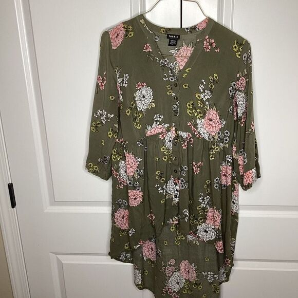 Ladies Torrid Floral Hi-Lo tunic‎ blouse - Picture 1 of 10